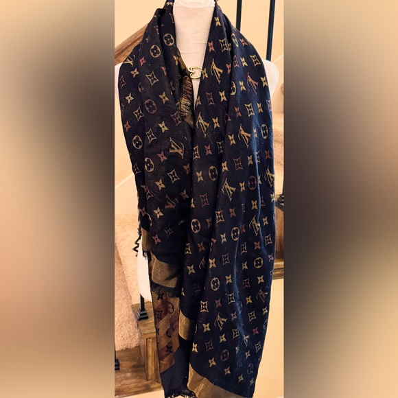 LV Monogram So Shine Silk/GoldenScarf/Shawl 100%Authentic Box included - Picture 1 of 14